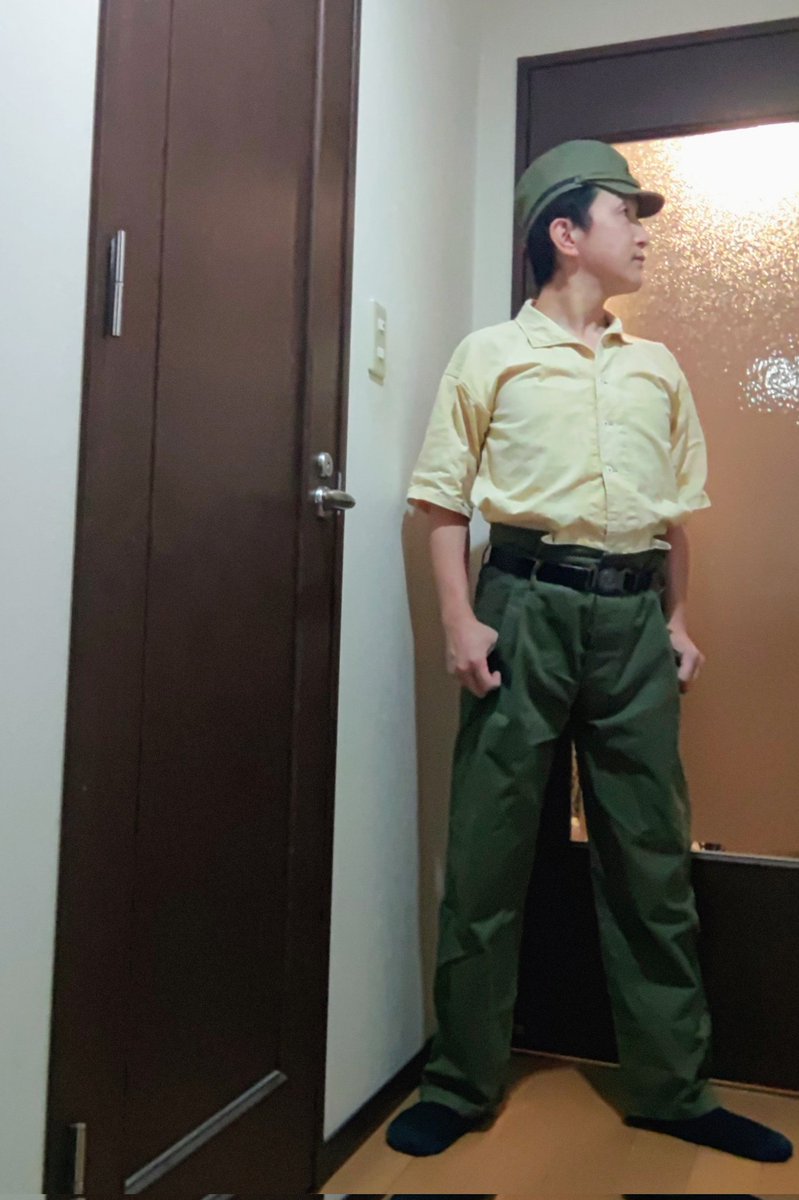 えんかいざん先生(<a href="/enkaizangakki/">えんかい</a> )の海軍略衣袴(２号寸)が届きましたので、早速手持ちの下士官略帽と合わせてみました📸
こんな三種が欲しかった！有難う御座います🎌