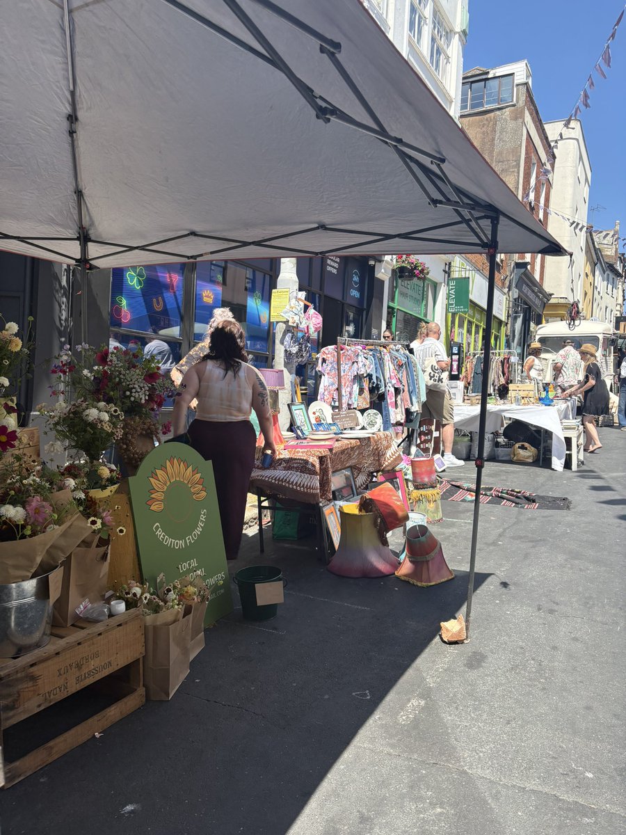 exeterlabour's tweet image. Lots happening in Exeter on this beautiful sunny day:
🛍️ The Summer Fore Street Flea is on until 4pm with lots of independent traders to support, plus ice cream!
🎷 Jazz on the Quay continues today until 3:30pm and then every Sunday until 31st August
#LoveExeter