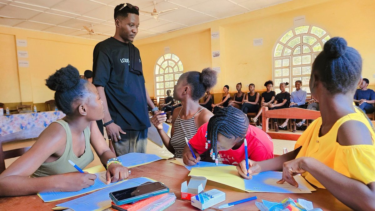 236Info1's tweet image. Inscription au 1er Casting physique des candidates à l’élection Miss Centrafrique 2026 organisé par le comité Miss Centrafrique #COMISCA sous le patronage du ministère des Arts et de la culture à la maison des jeunes de Boy arabe dans le 4ème arrondissement de Bangui.