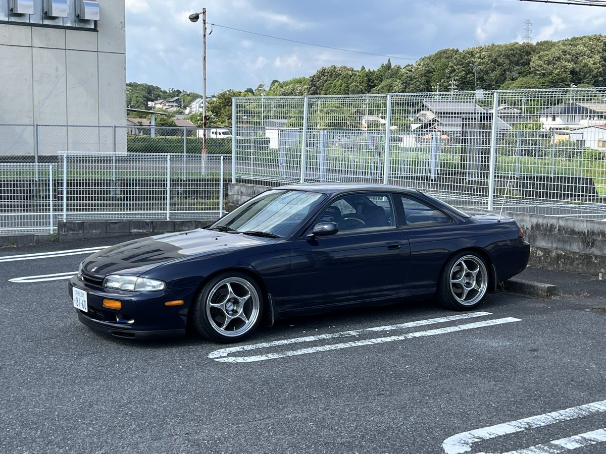 takayam65473673's tweet image. 魂のこもったホイール譲ってもらってカスタム階段結構吹き飛ばした。
