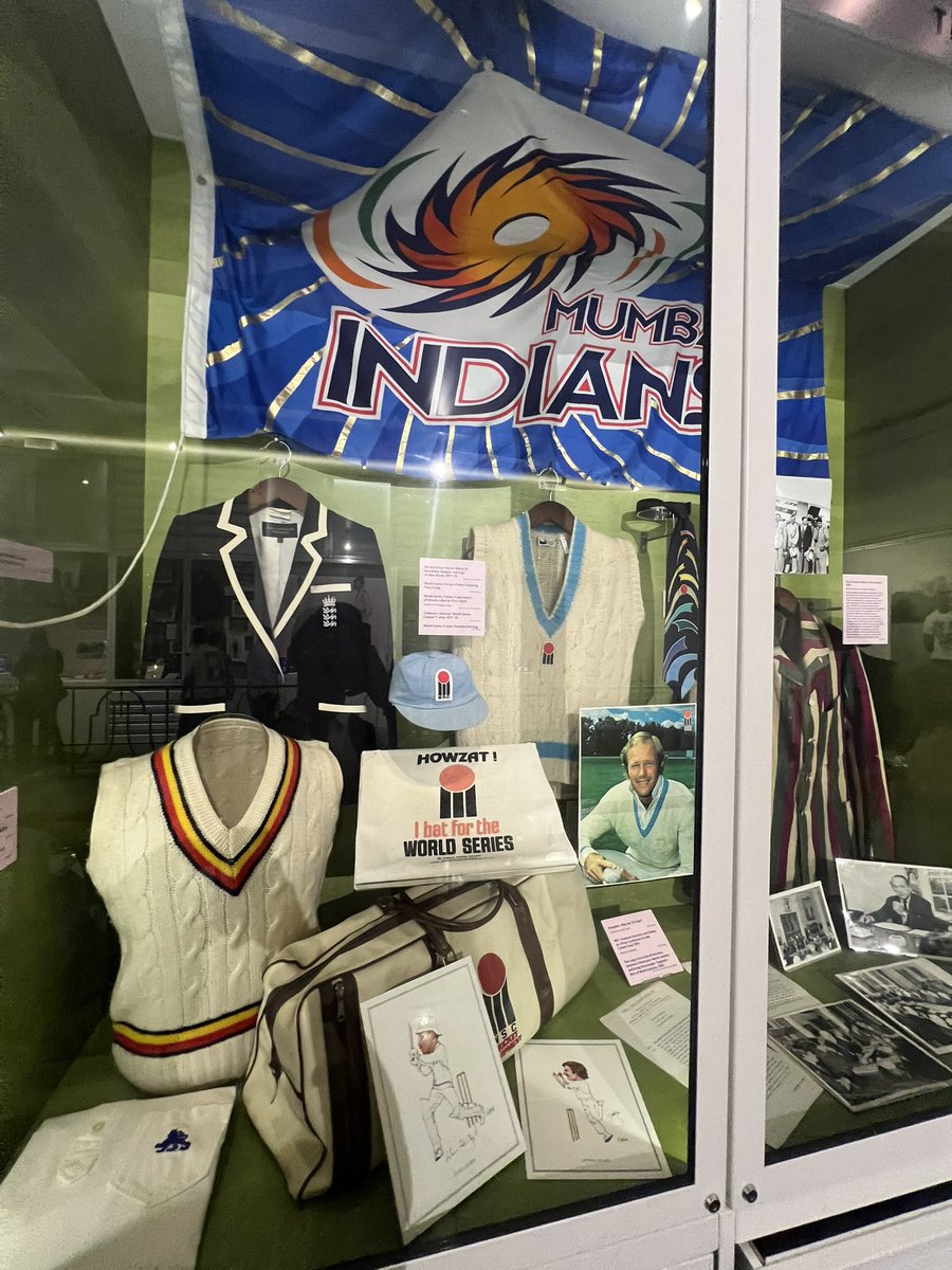 itzamey19's tweet image. Mumbai Indians flag at MCC Lord’s museum. Couldn’t find flag of any other franchise @mipaltan 

#ENGvIND #TeamIndia