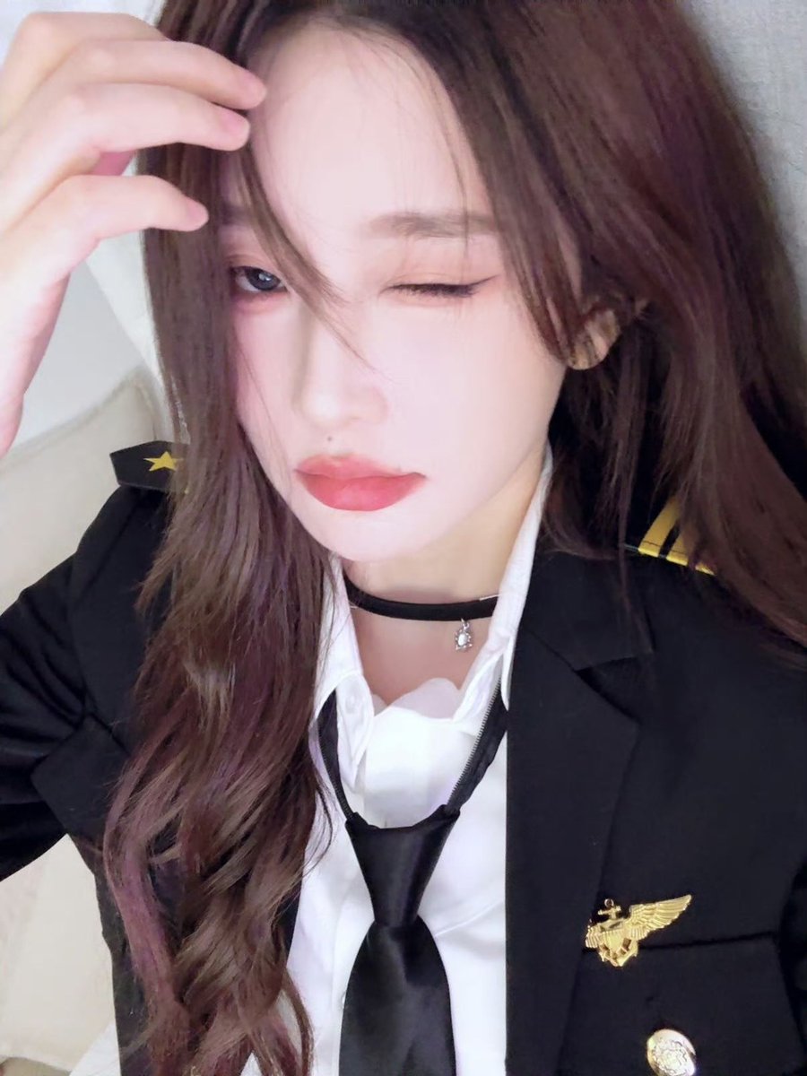 250713 죠우스위 부계정 웨이보 (2)

‘说话 喜不喜欢我✈️’

#周诗雨 #ZhouShiyu #주시우 #SNH48