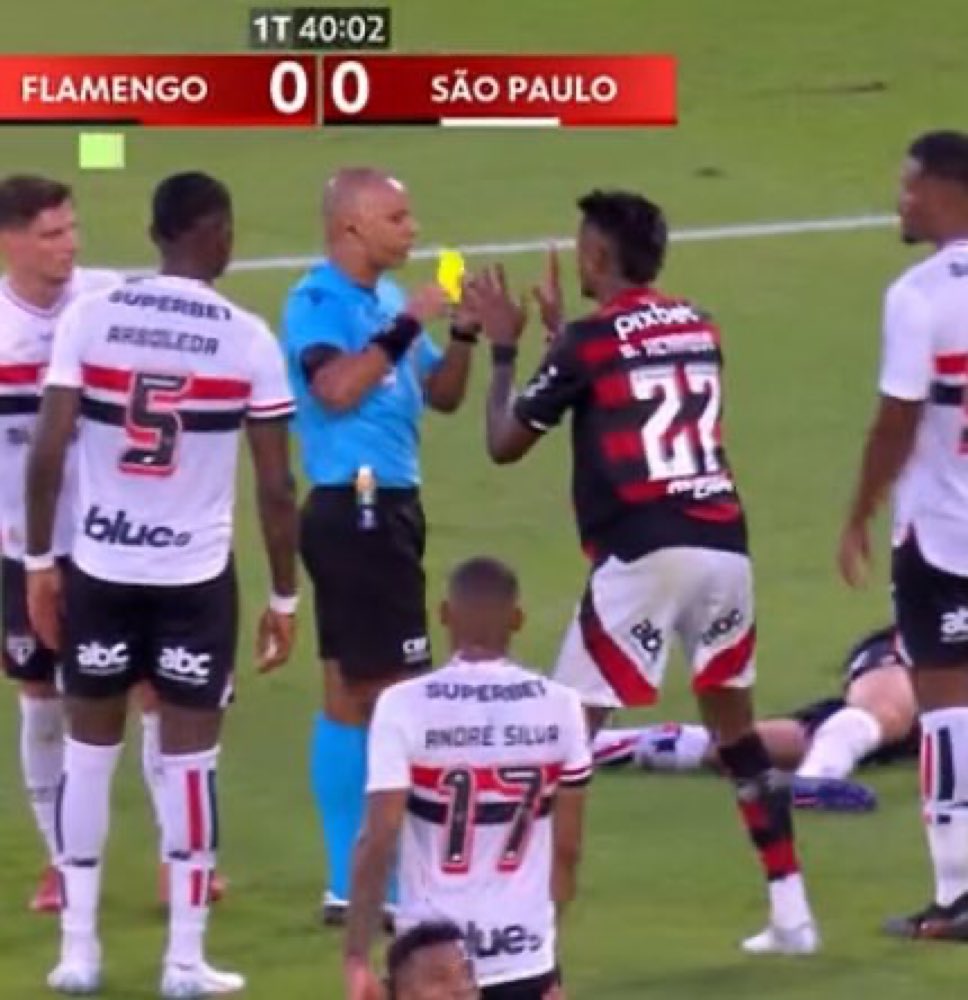 goleadadazoeira's tweet photo. Uma dúvida rápida aqui

Até quando o Bruno Henrique vai ficar jogando como se NADA TIVESSE ACONTECIDO??? https://t.co/k0TNYLlt14