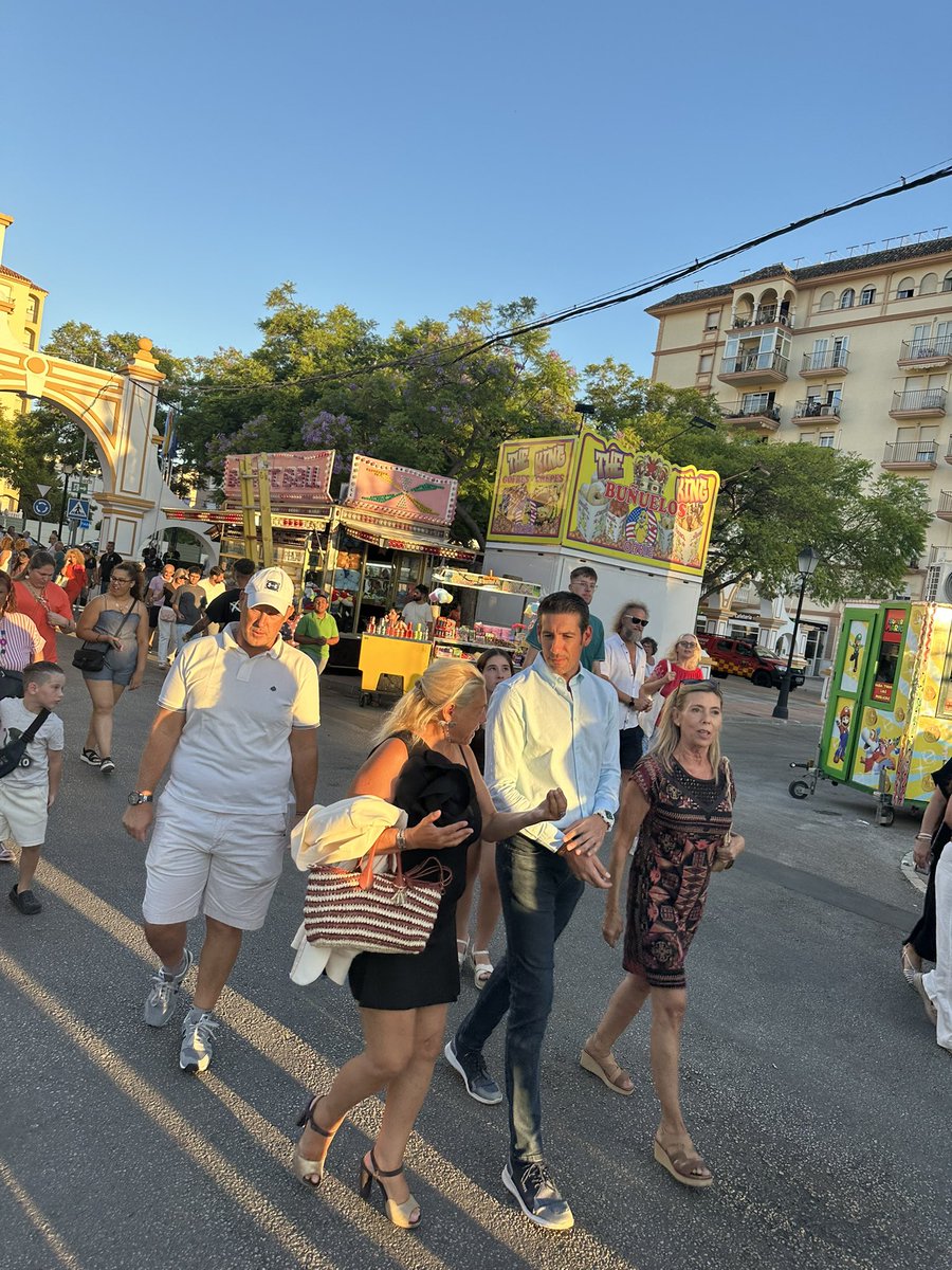 Vox_Fuengirola's tweet image. Anoche asistimos al comienzo de la feria de Los Boliches en honor a nuestra Virgen del Carmen, con su tradicional encendido de luces. 

Señal inequívoca de que estamos cerca de uno de los días grandes de nuestro municipio, la salida procesional de nuestra  Reina de los Mares!!