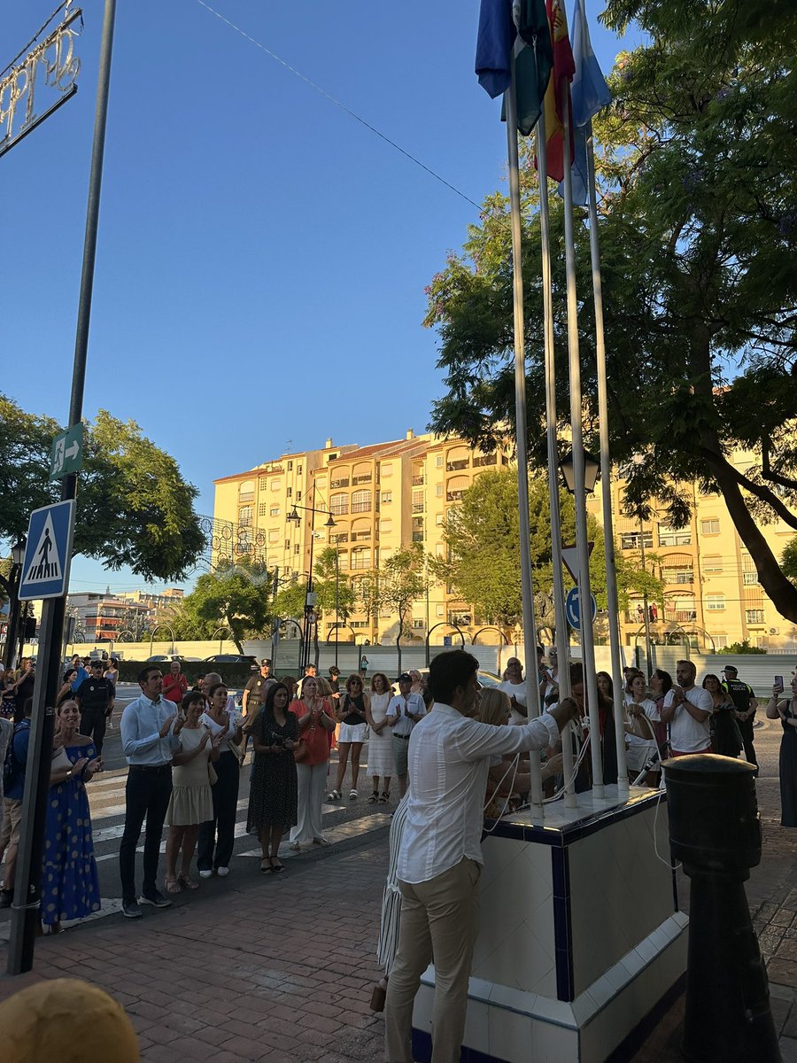 Vox_Fuengirola's tweet image. Anoche asistimos al comienzo de la feria de Los Boliches en honor a nuestra Virgen del Carmen, con su tradicional encendido de luces. 

Señal inequívoca de que estamos cerca de uno de los días grandes de nuestro municipio, la salida procesional de nuestra  Reina de los Mares!!