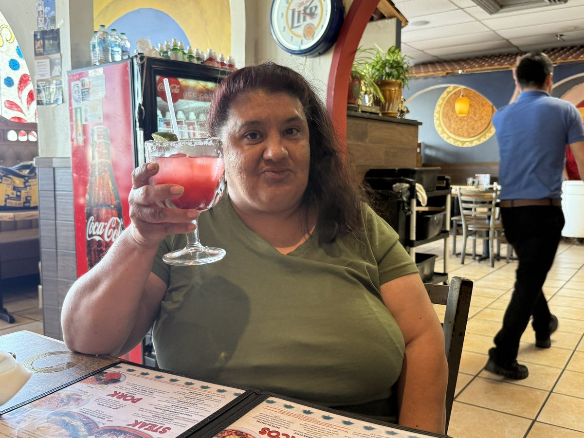 RHCP_Fan99's tweet image. Lately !!

- milkshake date with my mom and sister
- my 2 pretty girls getting groomed
- met my mom in law for the first time ever so went out for mexican food and margaritas. Husbands first time seeing her in 15 years