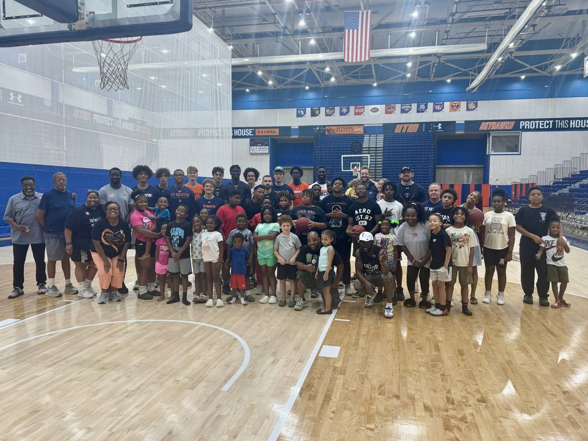 We had an incredible time hanging out with the McCabe Church members yesterday. Thank you all so much for spending time with us. We look forward to having you back soon! 

#Community #Family #Skyhawks