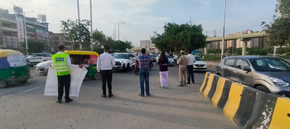 Noida Traffic Police (@noidatraffic) on Twitter photo .<a href="/Noidatraffic/">Noida Traffic Police</a> рджреНрд╡рд╛рд░рд╛ <a href="/Noida7x/">Noida рдХреА 7X Welfare рдЯреАрдо</a> рд╡ рдЯреНрд░реИрдлрд┐рдХ рд╡рд╛рд▓реЗрдВрдЯрд┐рдпрд░ рдХреЗ рд╕рд╣рдпреЛрдЧ рд╕реЗ рд╕реЗрдХреНрдЯрд░тАУ49/78 рдорд╛рд░реНрдЧ рдкрд░ рдЬрдитАУрд╕рд╛рдорд╛рдиреНрдп рдХреЛ #рд╕рдбрд╝рдХ_рд╕реБрд░рдХреНрд╖рд╛_рдЬреАрд╡рди_рд░рдХреНрд╖рд╛ рдХреЗ рд╡рд┐рд╖рдп рдПрд╡рдВ ISI рдорд╛рд░реНрдХ рд╣реЗрд▓рдореЗрдЯ рдХрд╛ рдкреНрд░рдпреЛрдЧ,рдпрд╛рддрд╛рдпрд╛рдд рдирд┐рдпрдореЛрдВ рдХреЗ рдкреНрд░рддрд┐ рдЬрд╛рдЧрд░реВрдХ рдХрд┐рдпрд╛ рд╕рд╛рде рд╣реА рдпрд╛рддрд╛рдпрд╛рдд рдирд┐рдпрдореЛ рдХрд╛ рдЙрд▓реНрд▓рдВрдШрди рдХрд░рдиреЗ рд╡рд╛рд▓реЛ рдХреЗ рд╡рд┐рд░реБрджреНрдз рдЖрд╡рд╢реНрдпрдХ рдХрд╛рд░реНрдпрд╡рд╛рд╣реА рдХреА рдЧрдИред .<a href="/Noidatraffic/">Noida Traffic Police</a> рджреНрд╡рд╛рд░рд╛ <a href="/Noida7x/">Noida рдХреА 7X Welfare рдЯреАрдо</a> рд╡ рдЯреНрд░реИрдлрд┐рдХ рд╡рд╛рд▓реЗрдВрдЯрд┐рдпрд░ рдХреЗ рд╕рд╣рдпреЛрдЧ рд╕реЗ рд╕реЗрдХреНрдЯрд░тАУ49/78 рдорд╛рд░реНрдЧ рдкрд░ рдЬрдитАУрд╕рд╛рдорд╛рдиреНрдп рдХреЛ #рд╕рдбрд╝рдХ_рд╕реБрд░рдХреНрд╖рд╛_рдЬреАрд╡рди_рд░рдХреНрд╖рд╛ рдХреЗ рд╡рд┐рд╖рдп рдПрд╡рдВ ISI рдорд╛рд░реНрдХ рд╣реЗрд▓рдореЗрдЯ рдХрд╛ рдкреНрд░рдпреЛрдЧ,рдпрд╛рддрд╛рдпрд╛рдд рдирд┐рдпрдореЛрдВ рдХреЗ рдкреНрд░рддрд┐ рдЬрд╛рдЧрд░реВрдХ рдХрд┐рдпрд╛ рд╕рд╛рде рд╣реА рдпрд╛рддрд╛рдпрд╛рдд рдирд┐рдпрдореЛ рдХрд╛ рдЙрд▓реНрд▓рдВрдШрди рдХрд░рдиреЗ рд╡рд╛рд▓реЛ рдХреЗ рд╡рд┐рд░реБрджреНрдз рдЖрд╡рд╢реНрдпрдХ рдХрд╛рд░реНрдпрд╡рд╛рд╣реА рдХреА рдЧрдИред