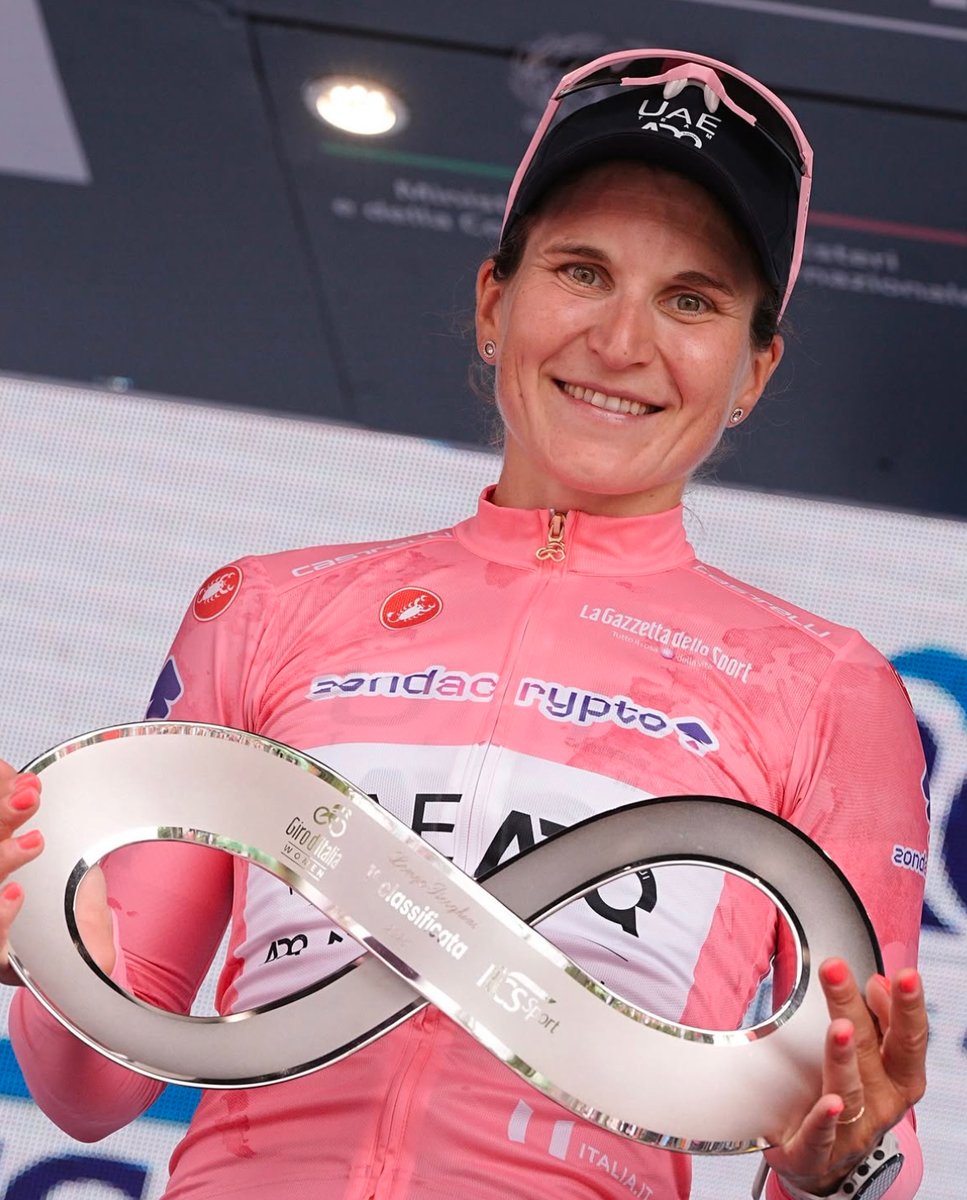 girowomen's tweet image. ๐ @ElisaLongoB wins the Giro dโItalia Women 2025 ๐ฉท
๐ Elisa Longo Borghini ha vinto il Giro d'Italia Women 2025 ๐ฉท
๐ธ LaPresse / @MarcoAlpozzi
#GirodItaliaWomen #WonderfulWomen #WOW