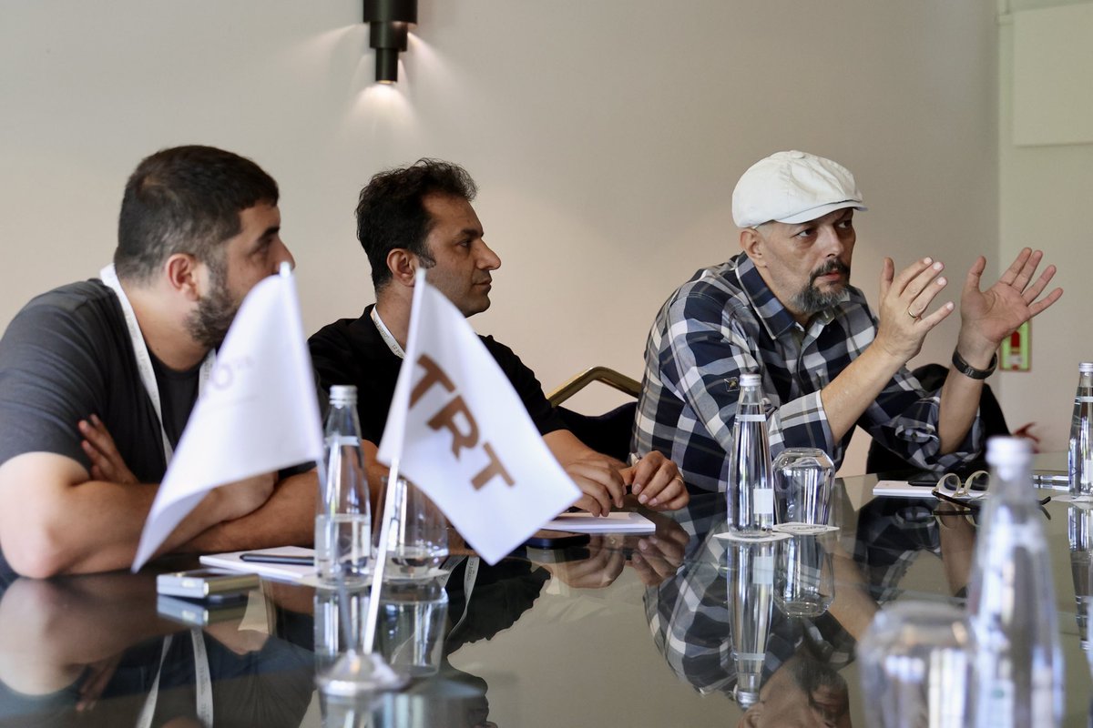 #12Punto2025’in uzun metrajlı finalistlerinden “Yüzleşme” projesi ekibi senaryo danışmanı Ayman El Amir ile toplantılarını gerçekleştirdi. 💫

#12Punto2025 #TRTsinema 🎬