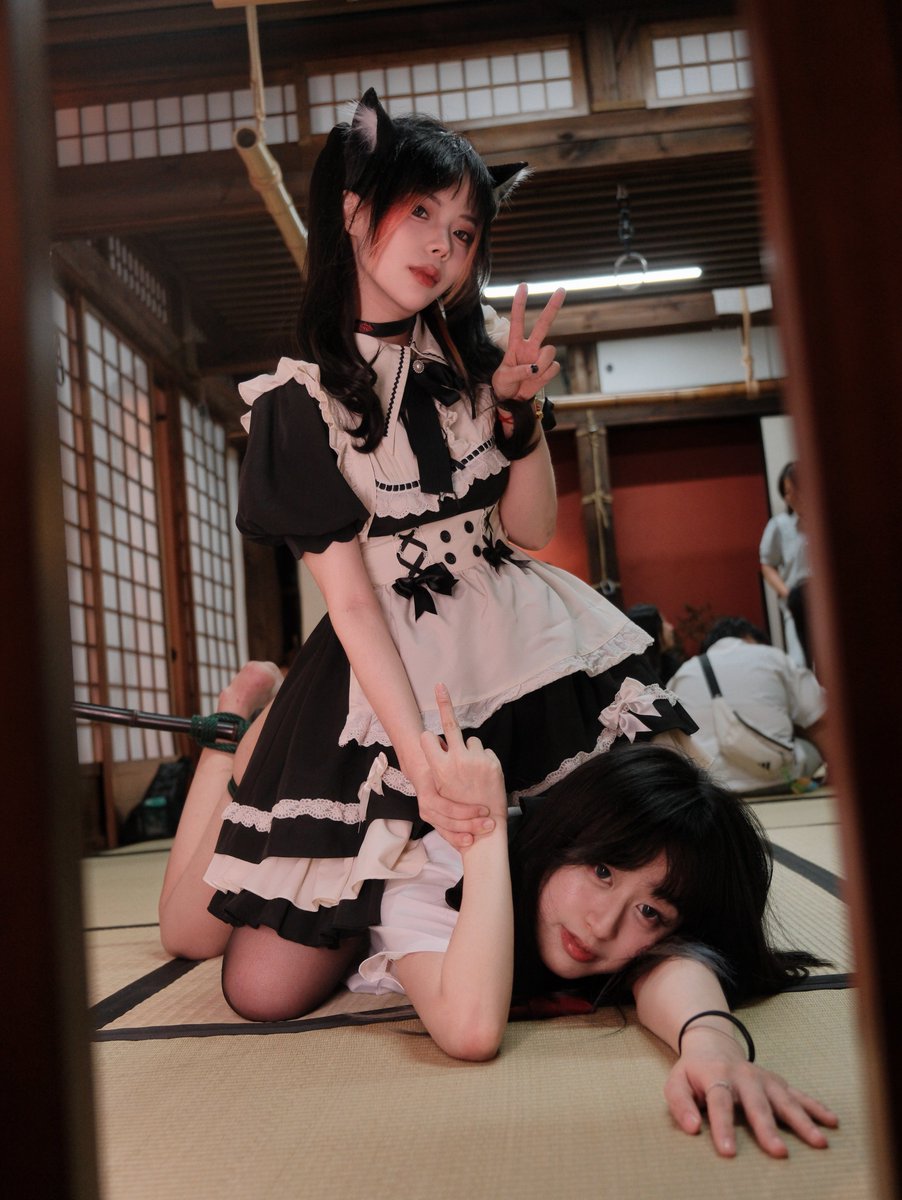 裙底怪和被抓住的裙底怪-`д´-
🪢：<a href="/Twilight_ment/">Twilight_暮暮</a> 
📸：<a href="/Anli_028/">安离</a> 
🏠：<a href="/North_shibari/">周北北</a>