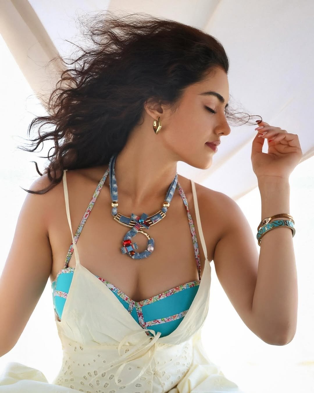 GvvgbPgbcAABhp8?format=jpg&name=large