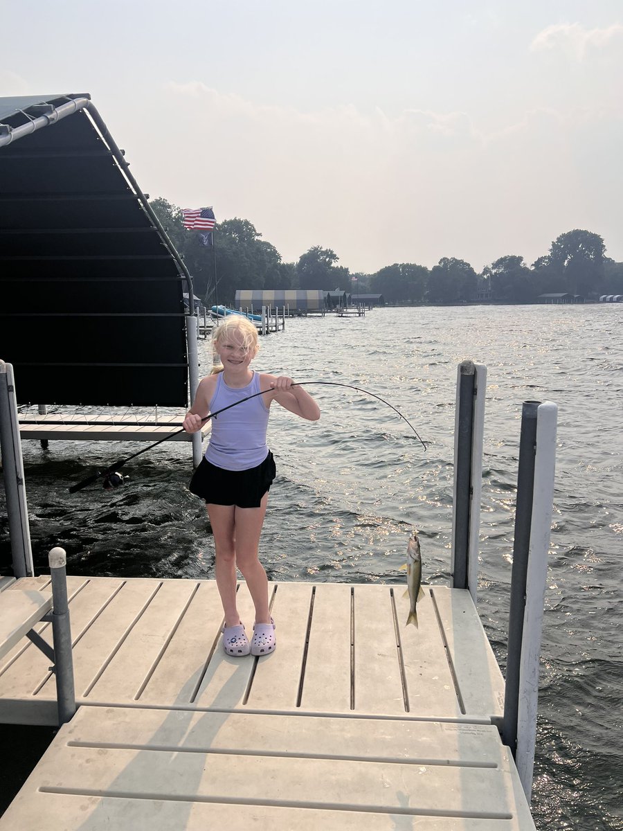 MyersVote's tweet image. To have these opportunities to create memories we need to protect Minnesota waters. Special thanks to the neighbors for the use of their dock. #fishing #lakeminmetonka #memories #yourbackyard #togetherwecan #cleanwater