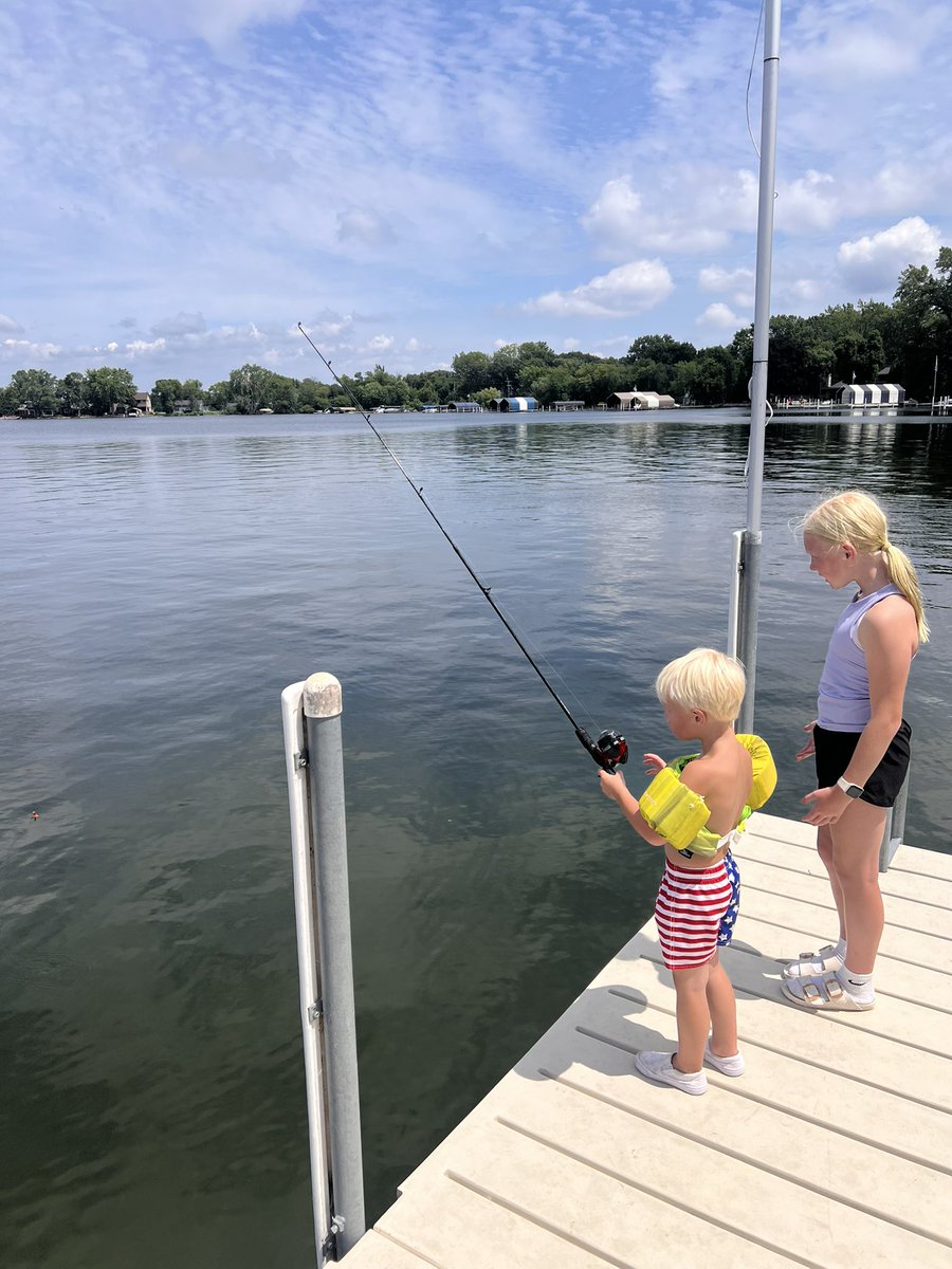 MyersVote's tweet image. To have these opportunities to create memories we need to protect Minnesota waters. Special thanks to the neighbors for the use of their dock. #fishing #lakeminmetonka #memories #yourbackyard #togetherwecan #cleanwater