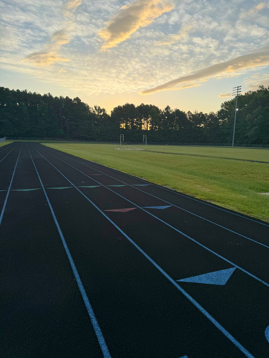 Early morning track work today let’s get it! #BTB

<a href="/BilliesFootball/">Monticello Billies Football</a>