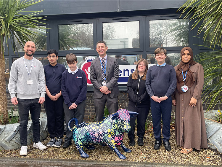MickBrown3's tweet image. Great to see @QueensburySch
 &apos;Steve the Bull&apos; will be part of the bulls in the city trail from 16th July  - 14th September,  at Millennium Point, Curzon St, Birmingham B4 7AP. Thanks to all the pupils and staff who helped make this happen.
#bullsinthecity