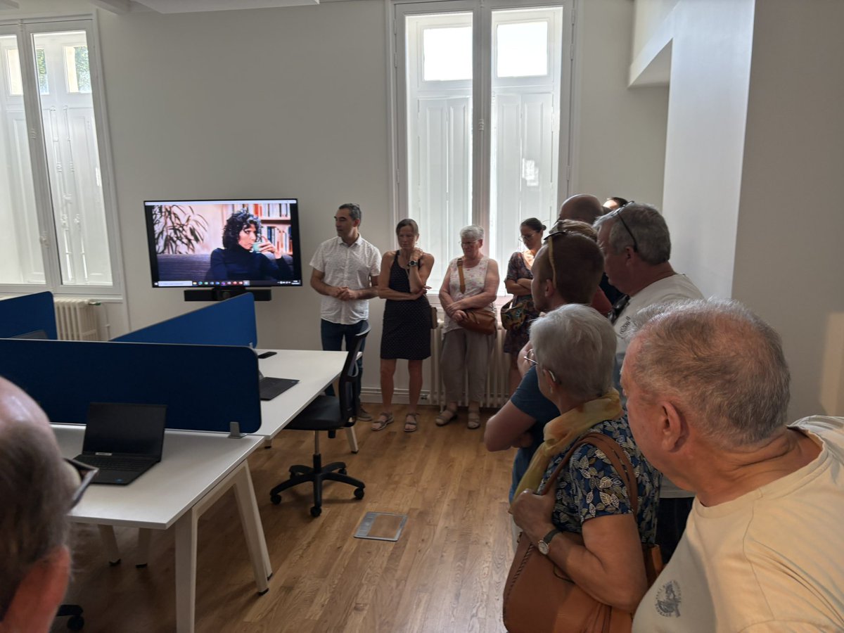 Philippe Chalopin (@chalopinbauge) on Twitter photo Fier d’accueillir ce matin avec les élus de très nombreux habitants de <a href="/baugeenanjou/">Baugé-en-Anjou</a> Bcp d’échanges, de questions. Merci à <a href="/49numerique/">ANJOU NUMERIQUE</a> pour sa présence. Les Baugeois sont fiers de leur patrimoine et de leur maison du Citoyen connecté <a href="/SBernFansite/">StéphaneBern Fansite</a> <a href="/courrierouest/">Le Courrier de l'Ouest</a> <a href="/OuestFrance/">Ouest-France</a> Fier d’accueillir ce matin avec les élus de très nombreux habitants de <a href="/baugeenanjou/">Baugé-en-Anjou</a> Bcp d’échanges, de questions. Merci à <a href="/49numerique/">ANJOU NUMERIQUE</a> pour sa présence. Les Baugeois sont fiers de leur patrimoine et de leur maison du Citoyen connecté <a href="/SBernFansite/">StéphaneBern Fansite</a> <a href="/courrierouest/">Le Courrier de l'Ouest</a> <a href="/OuestFrance/">Ouest-France</a>