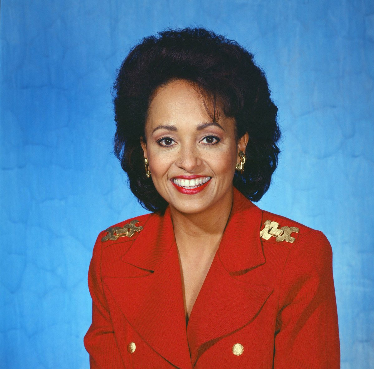 Happy Birthday to former model and actress Daphne Maxwell Reid - Known as the “second Aunt Viv” from Fresh Prince .. Daphne was the first black woman to be named homecoming queen at Northwestern &amp; the first black woman to be on the cover of Glamour magazine.
