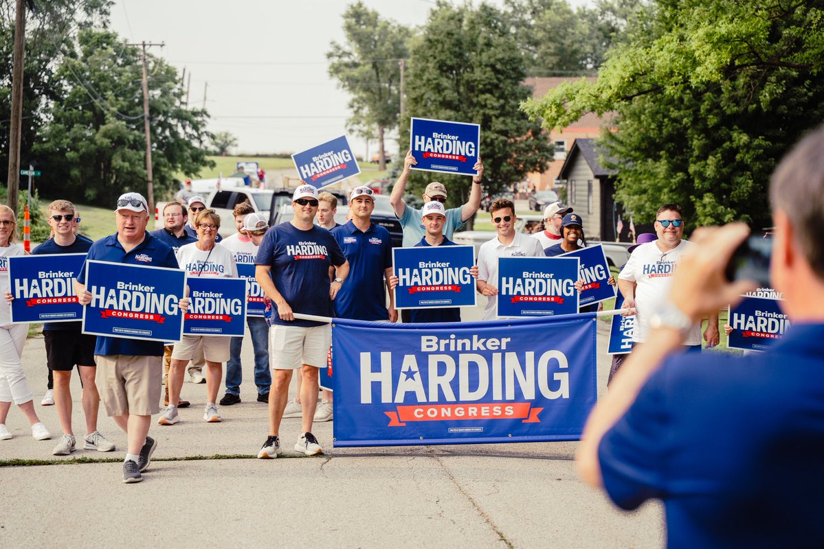 BrinkerHarding's tweet image. Thank you, Ceresco, for the incredible support at last night’s parade! #TeamBrinker showed up and brought the energy once again! ⚡️ #NE02