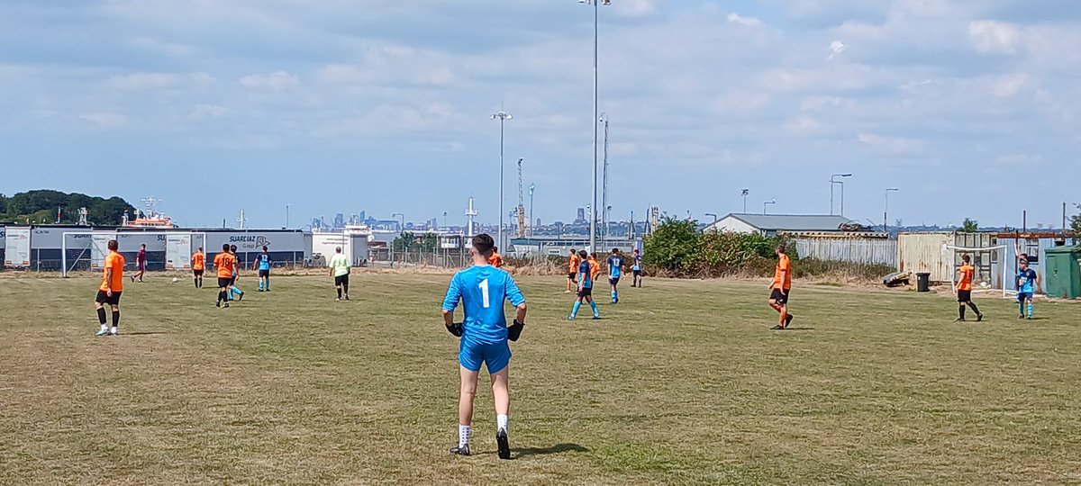 Not often get the opportunity to watch our Will play against our Ed. Both keepers.
Friendly match on the ship canal with great scenic back drop of Liverpool city centre/waterfront. #bros #GKUnion