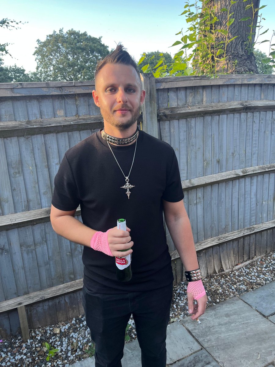 MOTM today The Skipper not only for ability to pass no more than 3 Yards today , but redeeming himself  and selling their centre forward twice today but for his dress sense last night 

SaltNPepper through and through