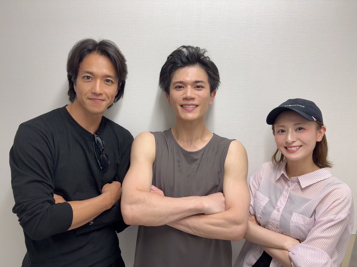 nicchannicchan's tweet image. 劇団壱劇屋東京支部さんの
「#ヴィアインザッツ」観劇させて頂きました。
ハガレンでご一緒した蒼木陣さん星波さんそして鐘ヶ江洸さん、とてつもない殺陣の分量だけども的確に確実に物語を紡いでいてカッコよかったです、素敵すぎました!
忍ミュの土井先生の一洸さんにもお会いしました。