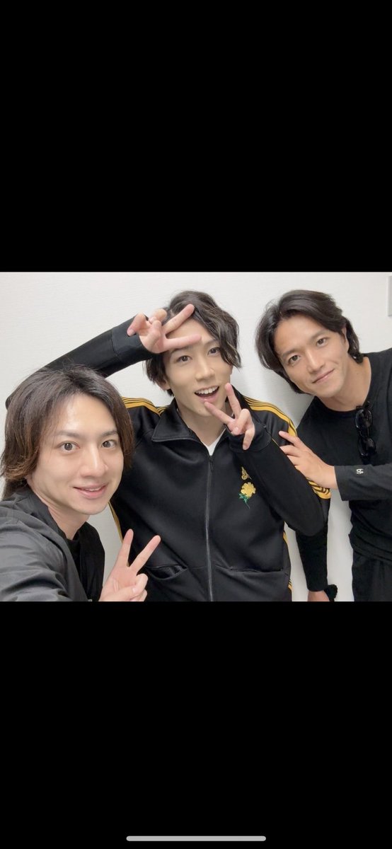 nicchannicchan's tweet image. 劇団壱劇屋東京支部さんの
「#ヴィアインザッツ」観劇させて頂きました。
ハガレンでご一緒した蒼木陣さん星波さんそして鐘ヶ江洸さん、とてつもない殺陣の分量だけども的確に確実に物語を紡いでいてカッコよかったです、素敵すぎました!
忍ミュの土井先生の一洸さんにもお会いしました。