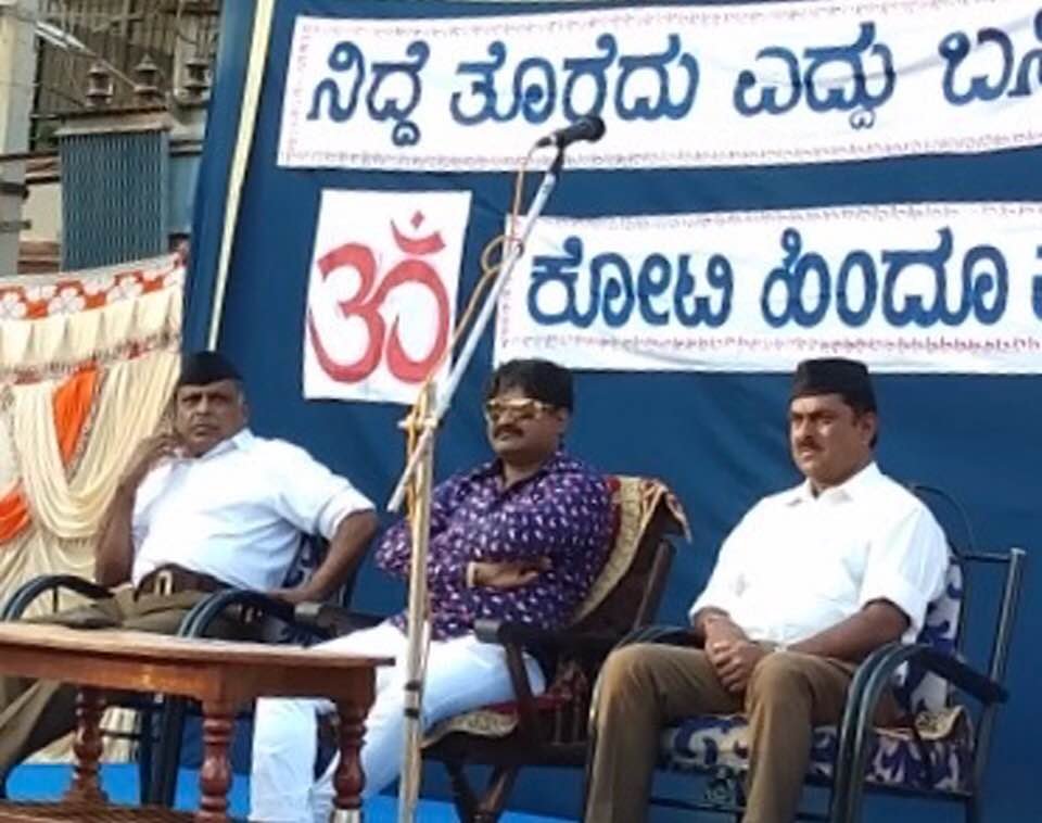 AaladaMara's tweet photo. No wonder why he chose the three-language policy over two Language policy !
HINDI SLAVES .
#TwoLangaugePolicy
#StopHindiExams
#NNNA
#ನಮ್ಮನಾಡು_ನಮ್ಮಆಳ್ವಿಕೆ https://t.co/Qn9qlSjiU9