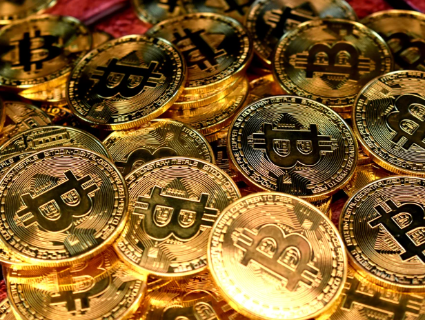 BREAKING: #BITCOIN MARKET CAP SMASHES $2.36 TRILLION!

Dominance unlocked. Silver torched. The avalanche accelerates. 🚀