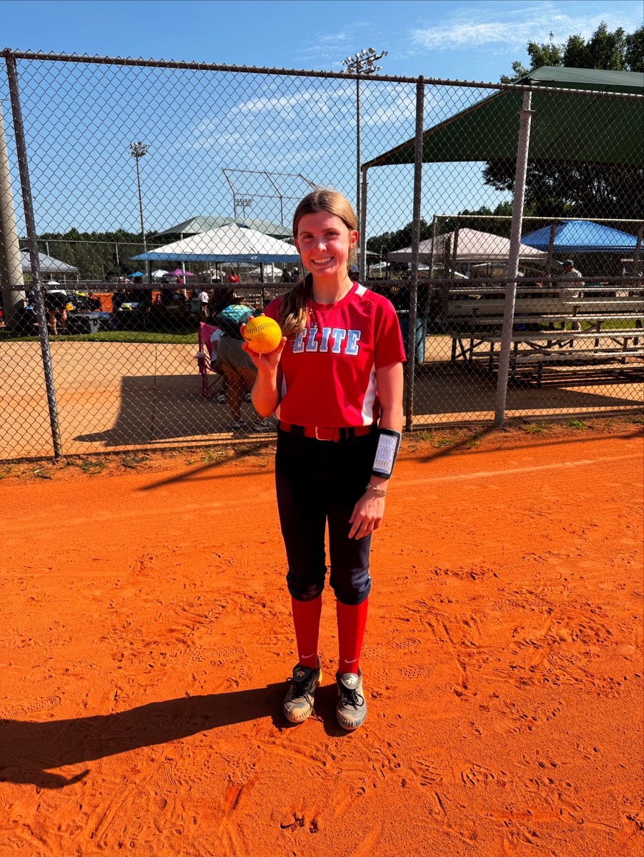 Taking a break from our regularly scheduled long ball content to let you know we started the day with a run rule and a NO-NO!! Reese was DEALING 🃏Back for bracket play at 2 PM! 
•
•
Be Elite!