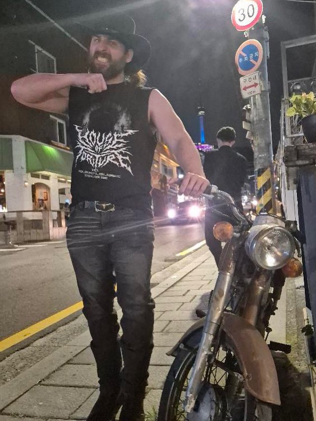 Hanging out in South Korea !!