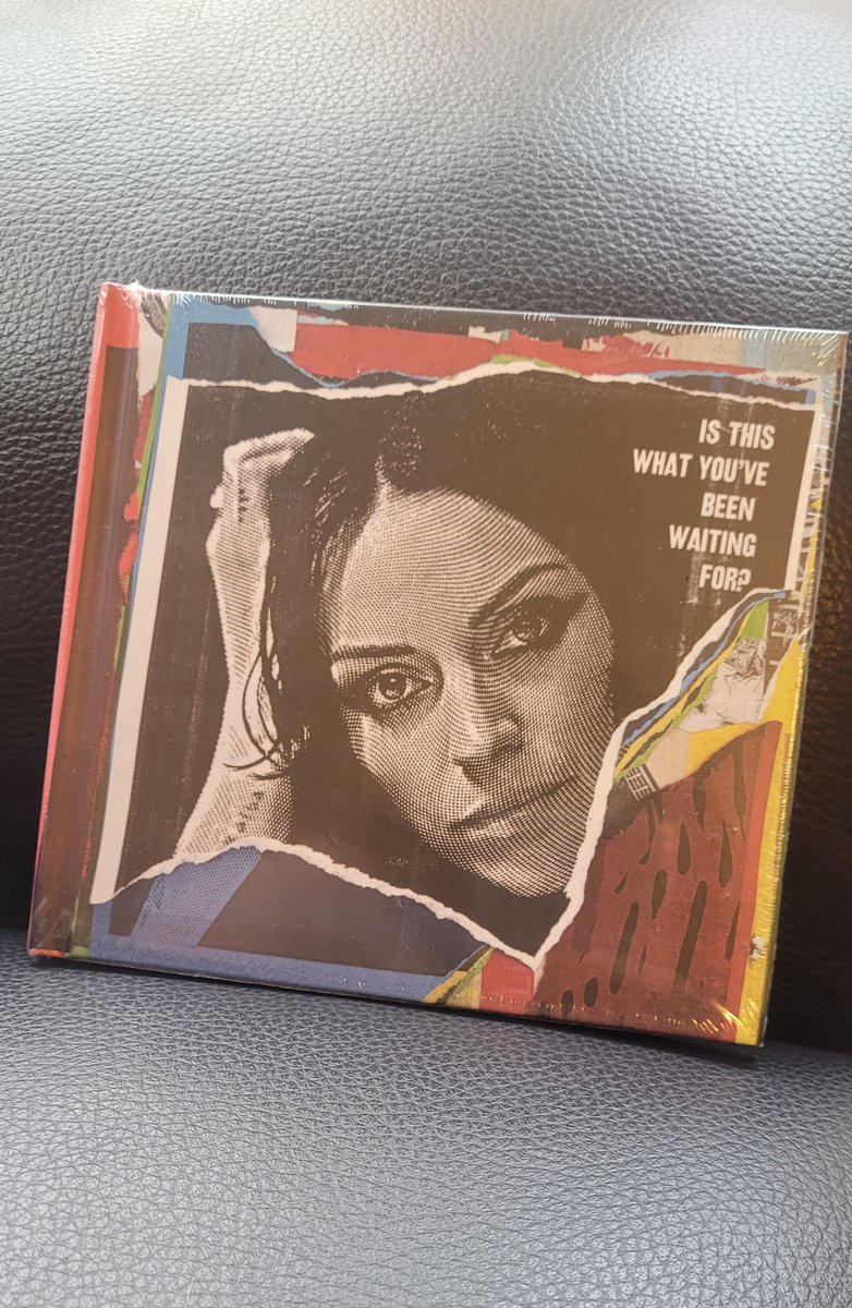 Ooo a late birthday pressie arrived today. #isthiswhatyouvebeenwaitingfor YES! Thank you <a href="/williammorgan72/">William Morgan</a> and of course <a href="/Amy__Macdonald/">𝗔𝗠𝗬 𝗠𝗔𝗖𝗗𝗢𝗡𝗔𝗟𝗗</a> ❤️