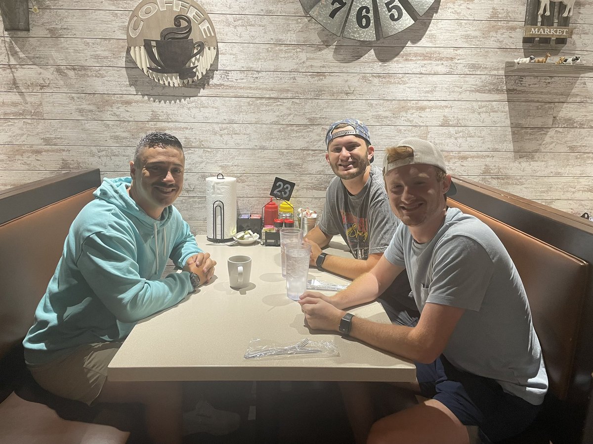 CoachAHarrell11's tweet image. Coolest piece of coaching is seeing players graduate, grow up, and start their lives! 

Was blessed to have these fellas my first year as an OC in Charleston

6 years later they stop on a cross country road trip!