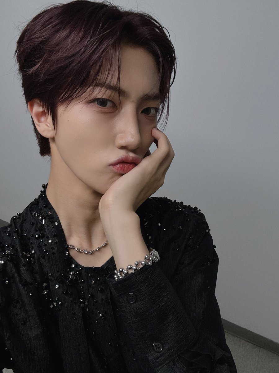 소중하고도 소중한 우리 러비티 덕에 정말 너무너무 말로 표현이 안 될 만큼 행복했다,,,ㅎ 앞으로도 많은 메세지 전해 나갈 수 있는 원진이 될게요!! 짱 사랑해😚😚😚 
#원진