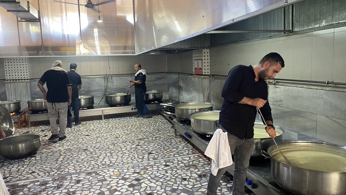 Bileşenimiz Malatya İmam Zeynel Abidin Türbesi Kültür Vakfı Cemevinde Yönetim Kurulu üyelerimiz ile birlikte Aşuremizi canlarla pay ettik.
Başta sayın Malatya Valimiz olmak üzere tüm katılan ve emeği geçen başta Ergün Tuluk Başkanımız olmak üzere tüm canlarımızın hizmetleri hakk