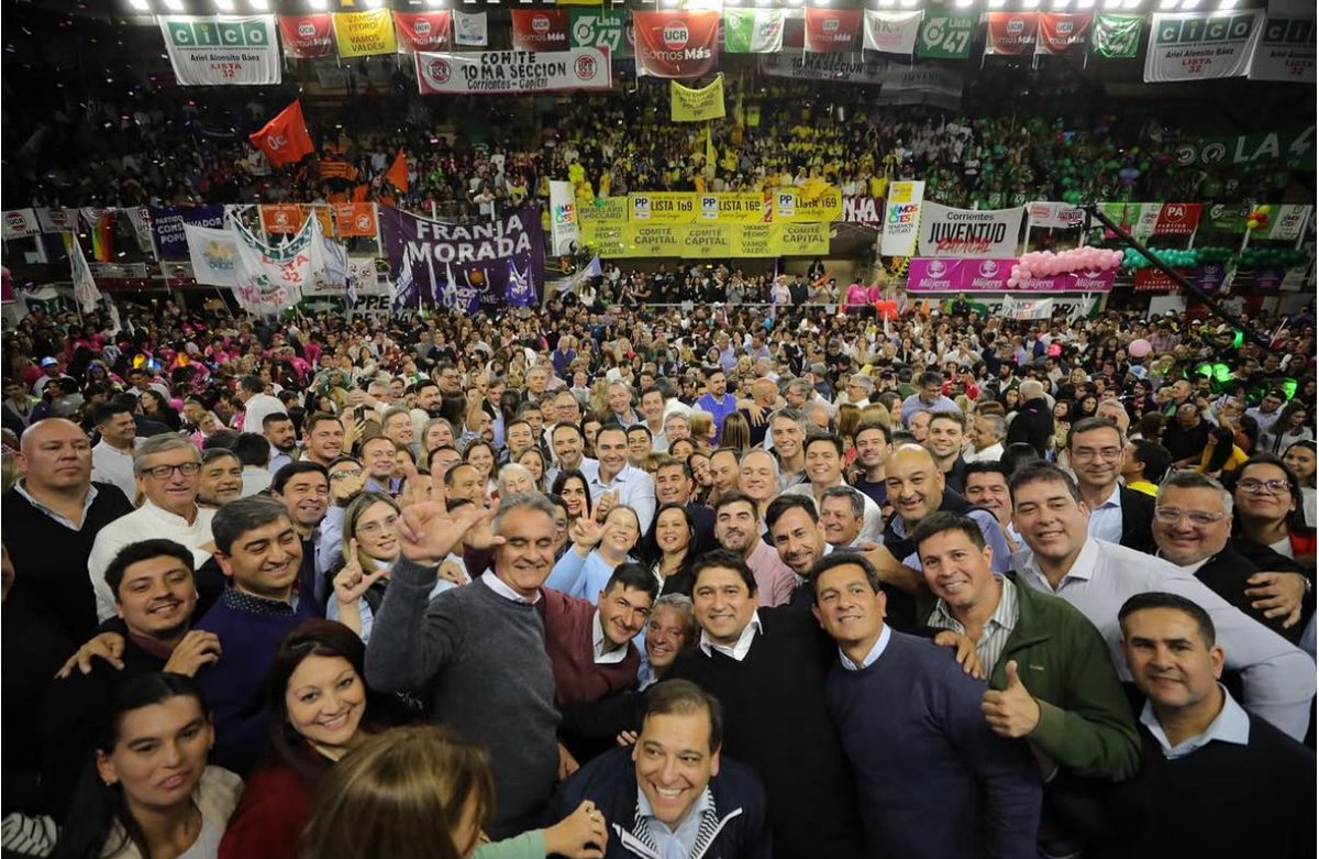 alfrevallejosok's tweet image. Ellos son nuestros candidatos, la fuerza política que defiende lo hecho y va por más. Unidad, gestión y futuro para cada correntino. @vamosctesok tenemos futuro 💪