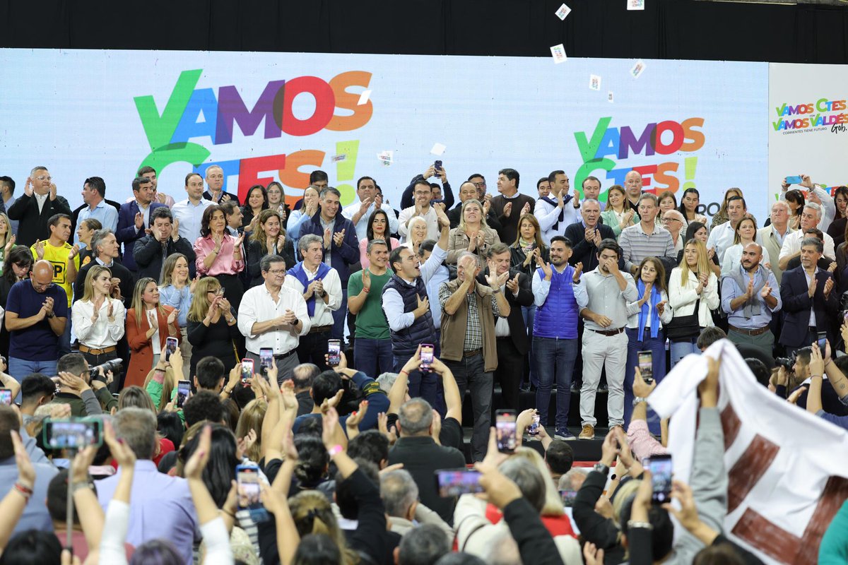 alfrevallejosok's tweet image. Ellos son nuestros candidatos, la fuerza política que defiende lo hecho y va por más. Unidad, gestión y futuro para cada correntino. @vamosctesok tenemos futuro 💪