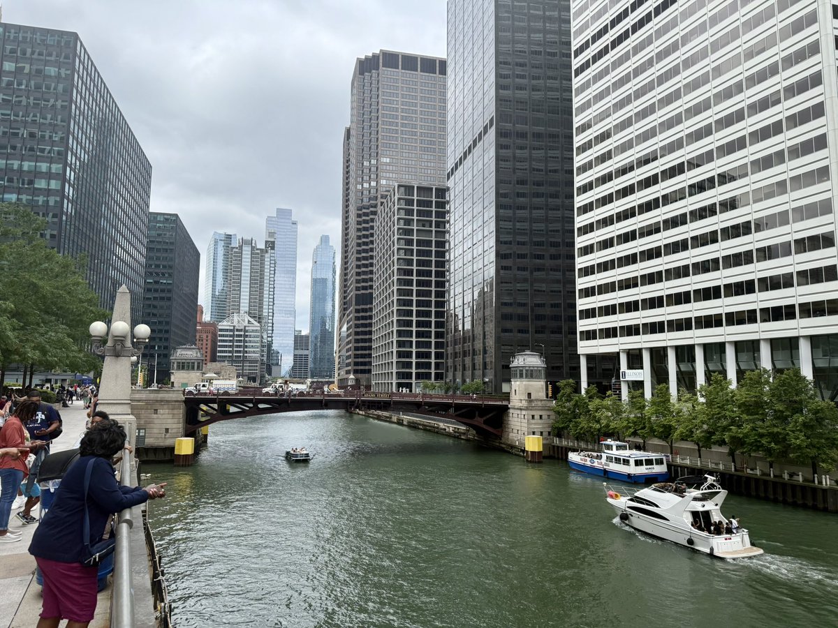 Chicago is such a babe