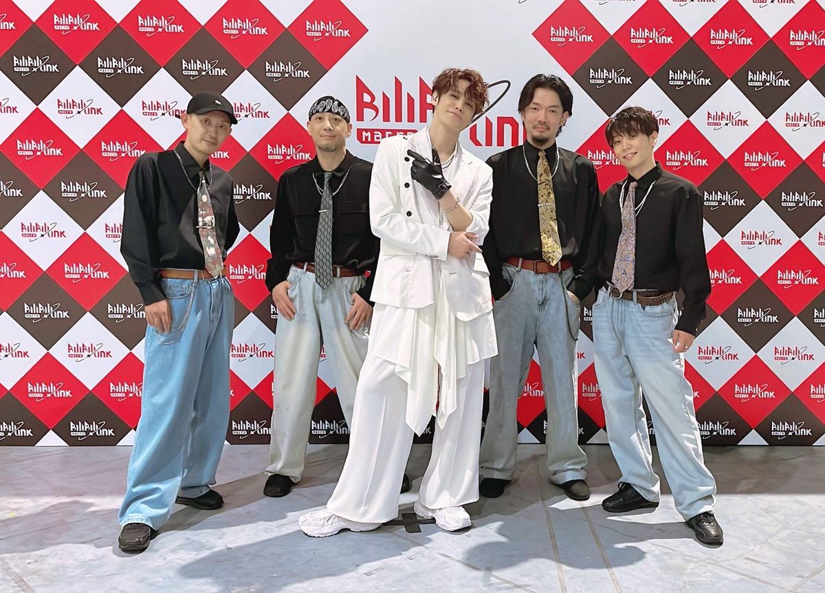 miyanomamoru_PR's tweet image. #BML2025 DAY2&DAY3
出演させていただきました!
⚡️BILIBILI MACRO LINK 2025⚡️
セットリスト【両日共通】
M1「カノン」
youtu.be/nLwX8XITy14
M2「SHOUT!」
youtu.be/va1AJ2FBrtw
M3「ULTRA FLY」
youtu.be/Spfiyd8uM5A
#宮野真守 約6年ぶりの上海でのステージ🎤…