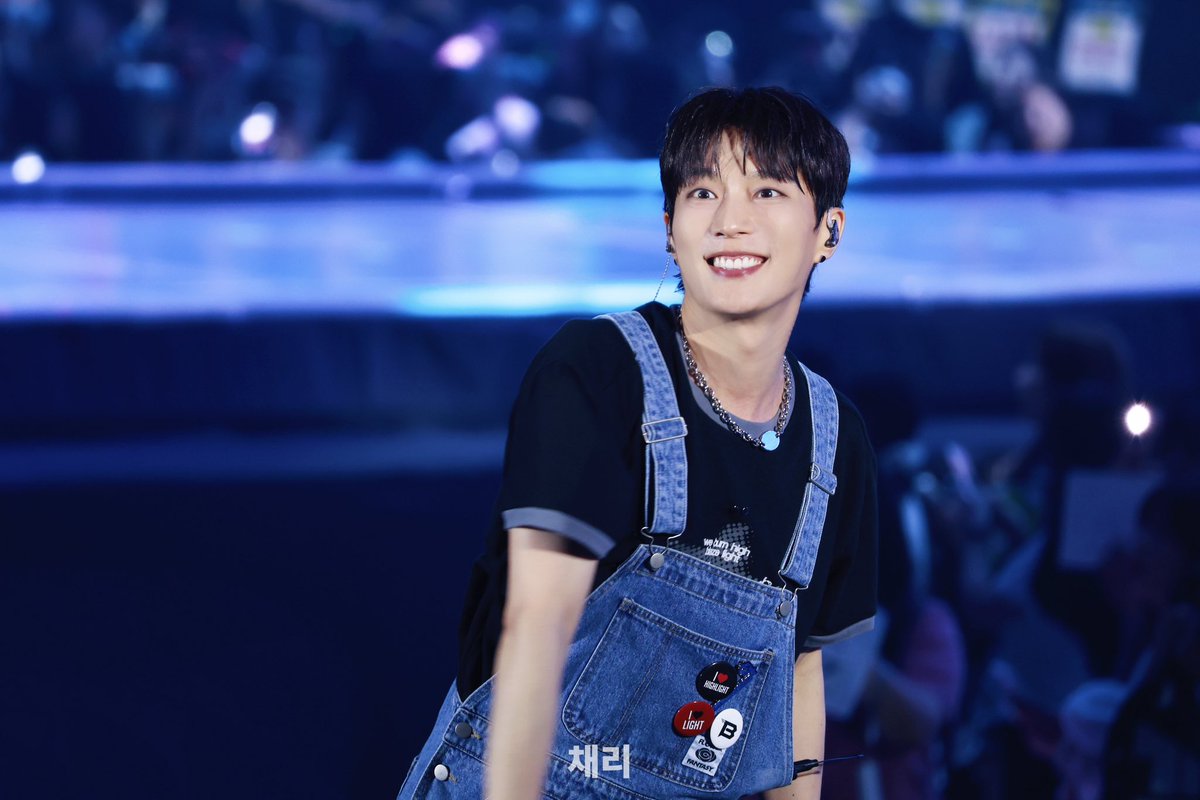 11cherryup's tweet photo. 250712 RIDE OR DIE

표정 너무 귀엽다 아니야?

#윤두준 #두준
#하이라이트 #HIGHLIGHT
#비스트 #BEAST https://t.co/w05zmv4KGE