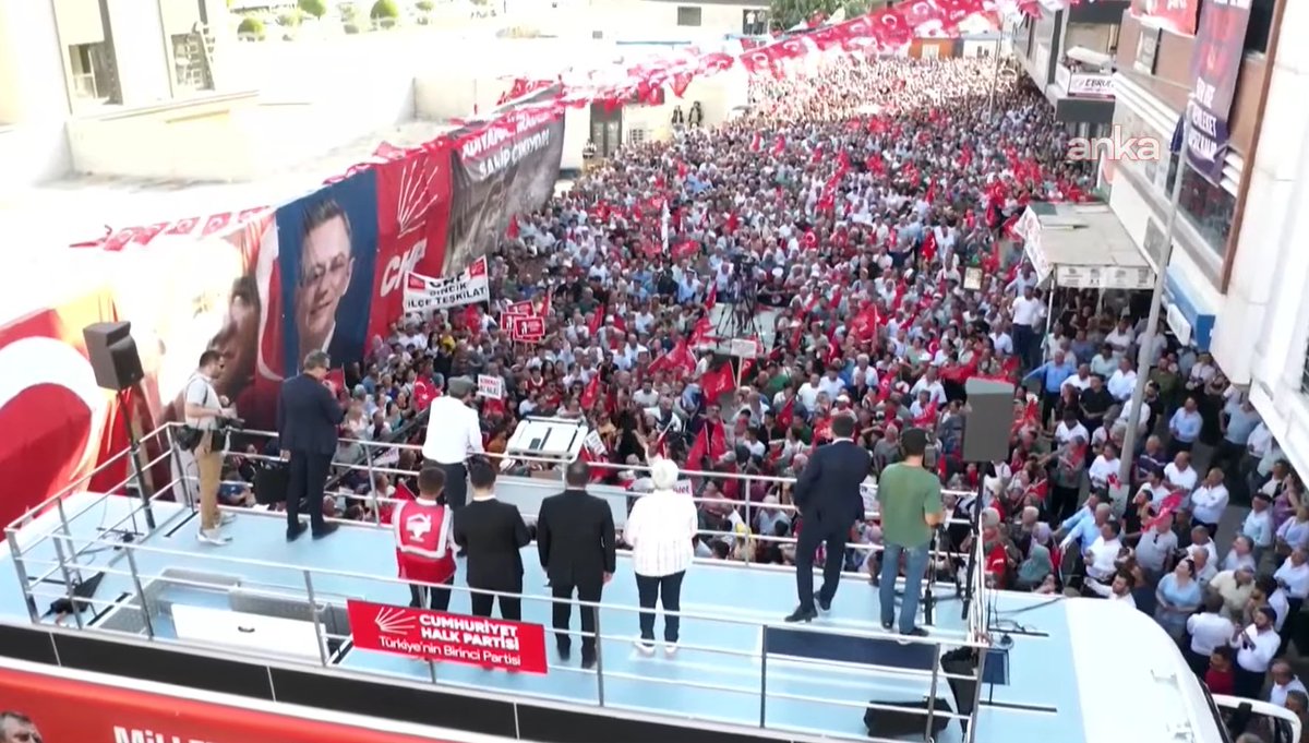 Adıyaman'a DİZ ÇÖKTÜREMEYECEKSİNİZ❗🇹🇷

Bir aradayız,
Güçlüyüz,
BİZ KAZANACAĞIZ❗

#ÖzgürÖzel
#AbdurrahmanTutdere