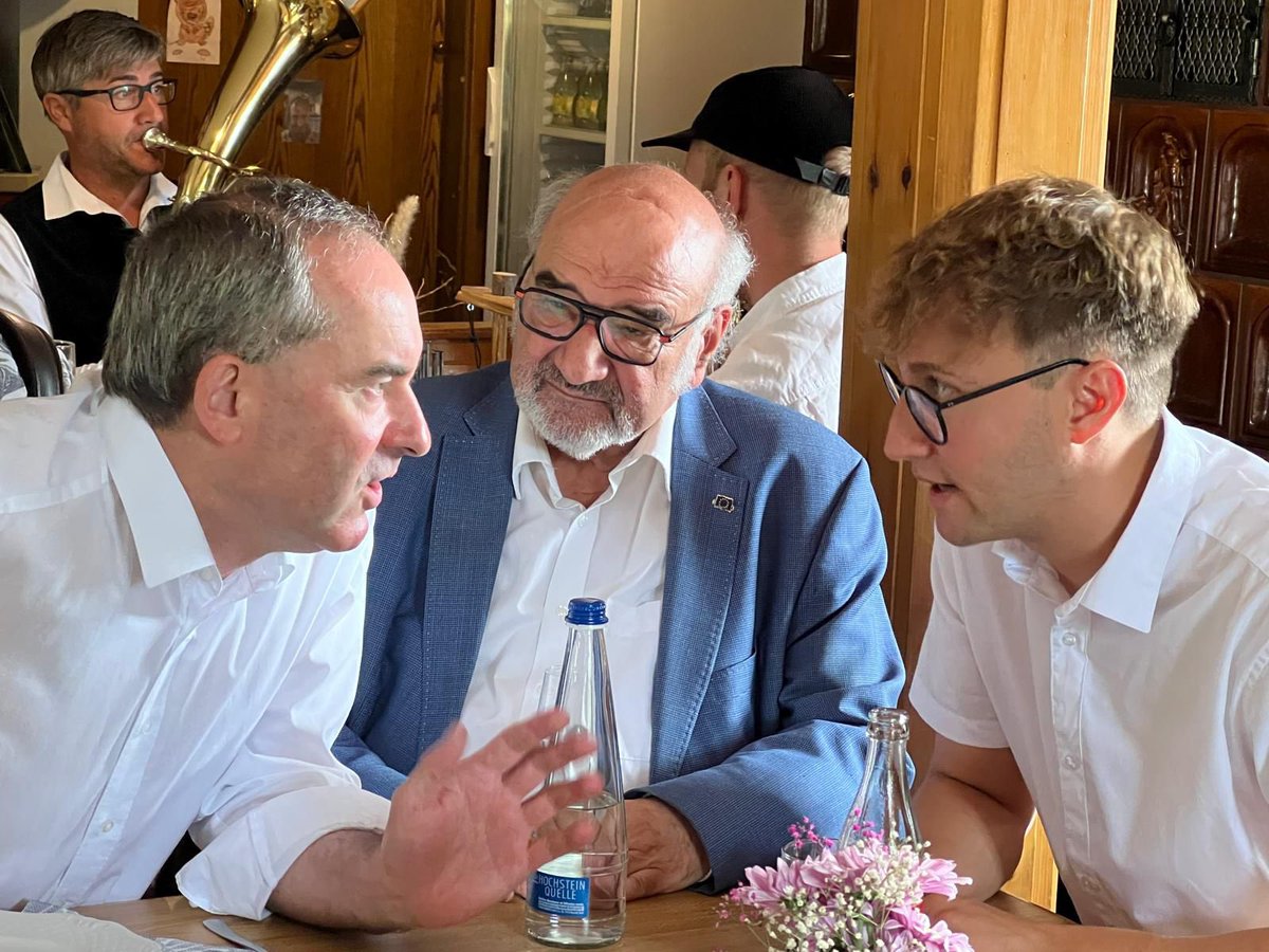 Am #Steuerzahlergedenktag ein Unternehmergespräch in Ornbau/Ansbach mit Landratskandidat und Bürgermeister Marco Meier. Wirtschaft und Arbeitnehmer bräuchten dringend eine massive Steuerentlastung. Aber weil der Bund bei Bürgergeld etc keine Einsparungen hinbekommt, geht nix.