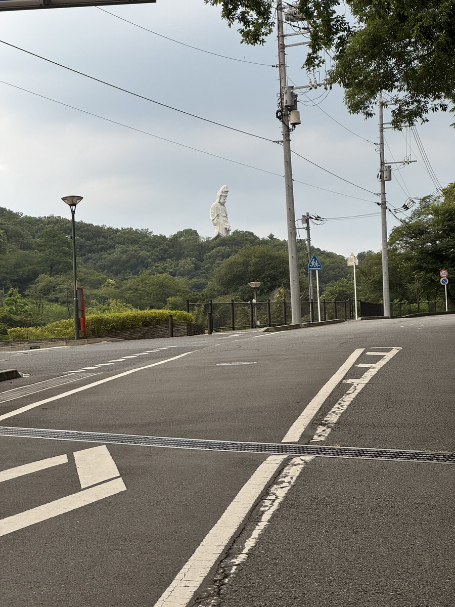 tet_ueno's tweet image. 日曜なので夕方から走る。少し足を伸ばして、25km、高崎白衣大観音まで。