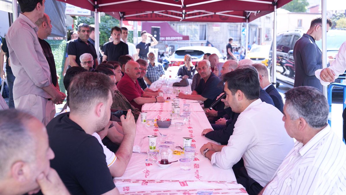 TC İstanbul Valiliği (@tc_istanbul) on Twitter photo Valimiz Davut Gül, Irak’ın Kuzeyinde yürütülen Pençe-Kilit Harekât Bölgesinde bir mağaradaki arama tarama faaliyeti sırasında meydana gelen metan gazı zehirlenmesi sonucu şehit olan Piyade Sözleşmeli Er Ahmet Gültekin için okunan mevlid programına katıldı. 
Vali Gül, vatanımız Valimiz Davut Gül, Irak’ın Kuzeyinde yürütülen Pençe-Kilit Harekât Bölgesinde bir mağaradaki arama tarama faaliyeti sırasında meydana gelen metan gazı zehirlenmesi sonucu şehit olan Piyade Sözleşmeli Er Ahmet Gültekin için okunan mevlid programına katıldı. 
Vali Gül, vatanımız