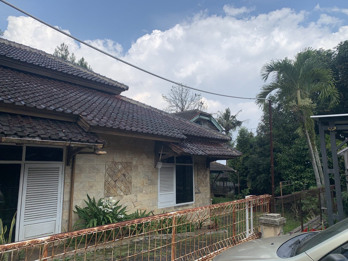 notapplpleasr's tweet photo. Assalamualaikum wrwb, bismillah X do ur magic 🥺 akun semungil ini semoga bisa ngebuat kejual rumah nenekkuu, aku lagi jual rumah ni guys 

LT. 875 M2
LB. 250 M2
Lantai 2
KT. 3 unit
KM. 3 unit
KT Pembantu 1 unit
KM Pembantu 1 unit
Listrik 2.200 watt
Carport 2 mobil
Jet Pump https://t.co/WnytKI8AcM