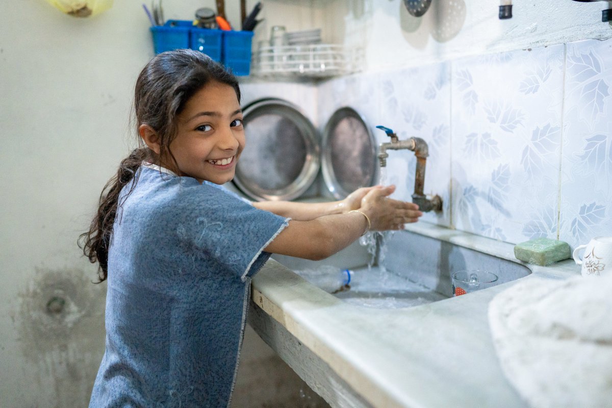 UNICEFinSyria's tweet image. With the generous support of @JapanGov, #UNICEF is helping children and families in Hama, Lattakia, and Aleppo recover and rebuild from conflict and earthquakes in #Syria.
📚 Safe classrooms are giving children a chance to learn and thrive again.
🚰 Rehabilitated water systems…