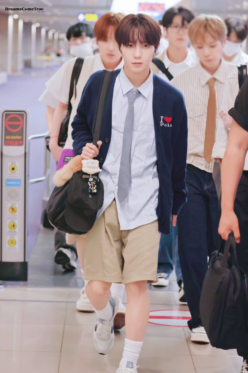R0804dct's tweet photo. 20250713 ICN

お疲れ様🫳🏻🫳🏻

#료 #RYO #リョウ 　
#NCTWISH #엔시티위시 https://t.co/awJ4oajPjO