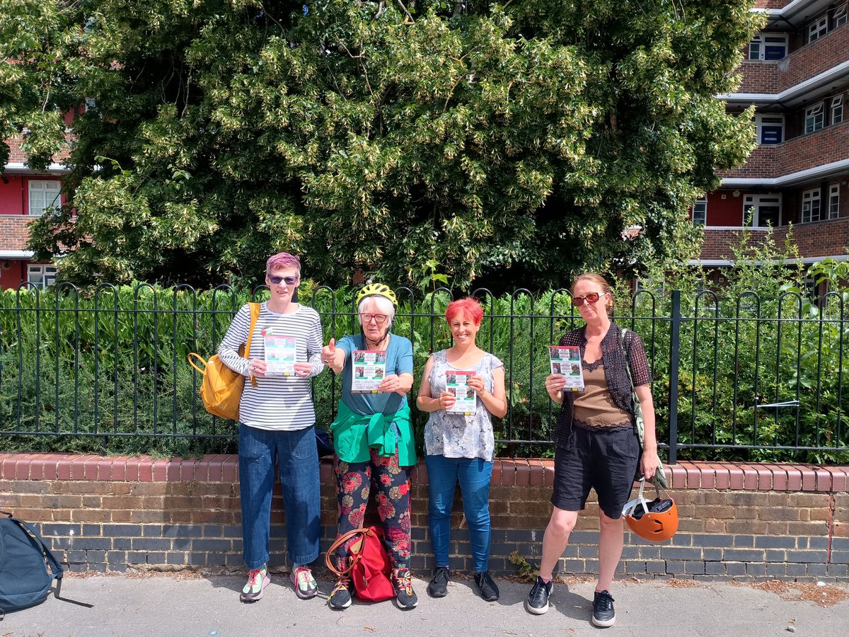HackneyIndSG's tweet image. We were knocking on doors in Homerton again this afternoon. Thanks to everyone who took time to talk to us, ask questions, and share their concerns about where they live. We'll be out again next Sunday. DM us if you want to get involved.