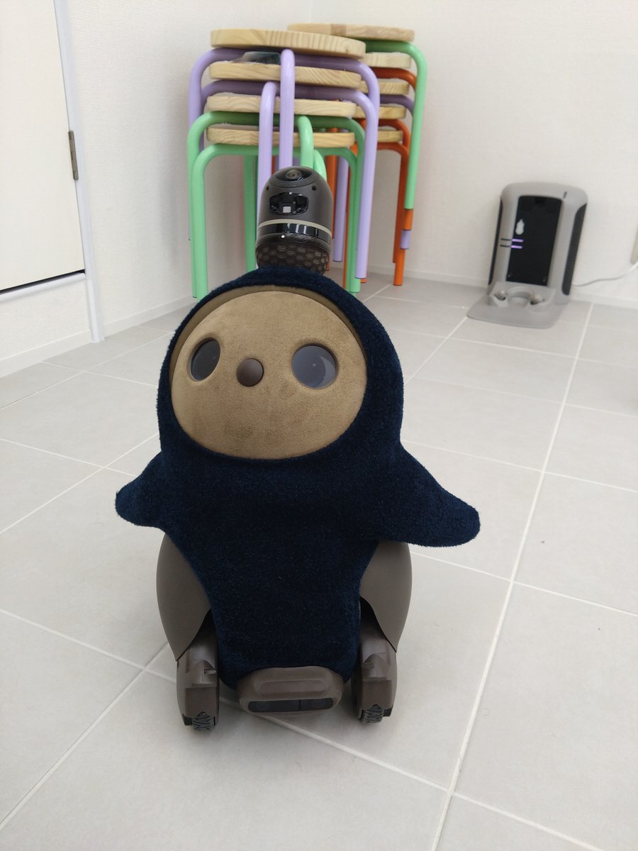 🤖 REFRESH SCIENCE Vol.1: Renaissance of Media Art

So cool ✨

It systematizes the relationship between art and science using a blockchain-based platform.
The 1st work is a remix of Luc Steels’ 1999 Talking Heads—two AIs learning language face-to-face.

And there was a LOVOT 💕