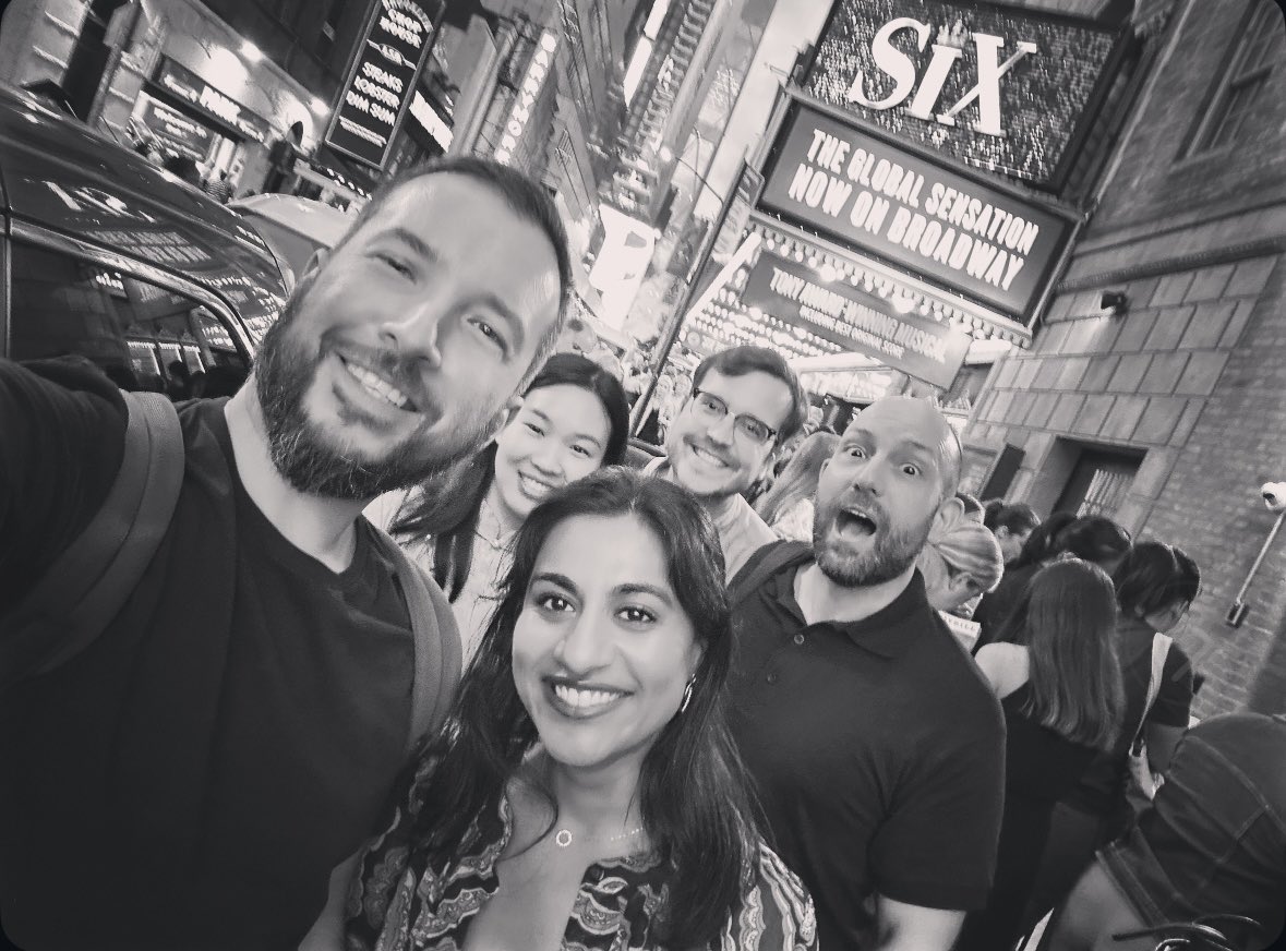edeon's tweet image. Lab night out on Broadway! 🎭 A well-earned pause from experiments. 🧬 @SixBroadway
